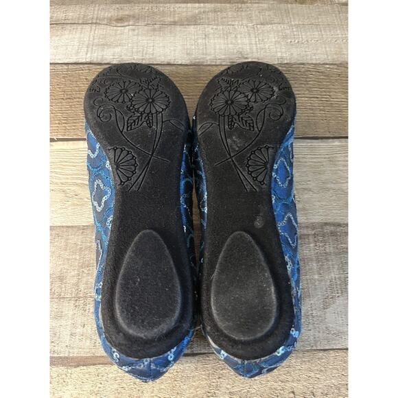 Steve Madden Blue Ballet Flats with Sequins and Embroidery Size 7 - Picture 7 of 7
